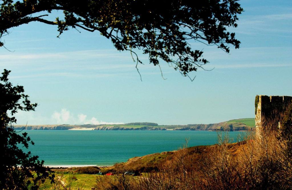 Castlemead Country House By The Sea Manorbier Bagian luar foto